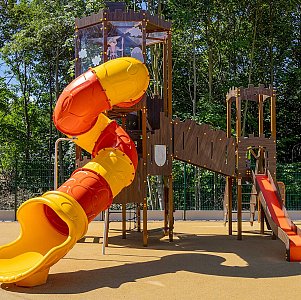 Das Dorf Skalité kann sich eines brandneuen Spielplatzes rühmen. Das Dorf Skalité kann sich eines brandneuen Spielplatzes rühmen.
